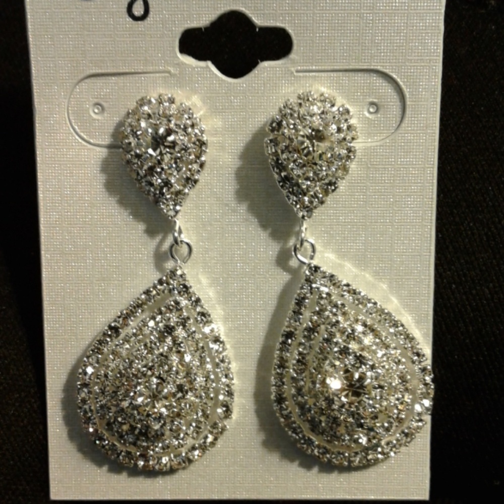 New in package Crystal drop dangle earrings